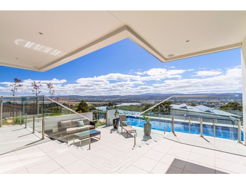 67 Lachlan Parade, Trevallyn TAS 7250