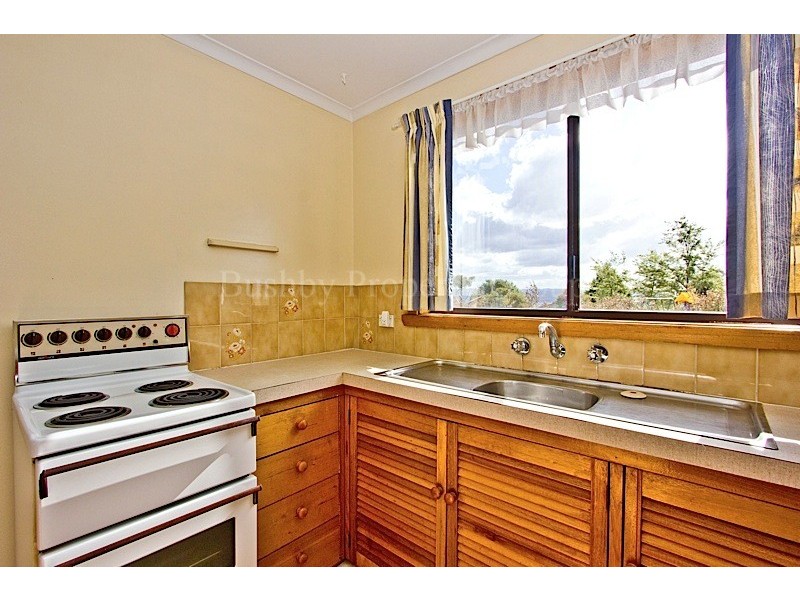 2/12 Bishops Drive, Newnham TAS 7248