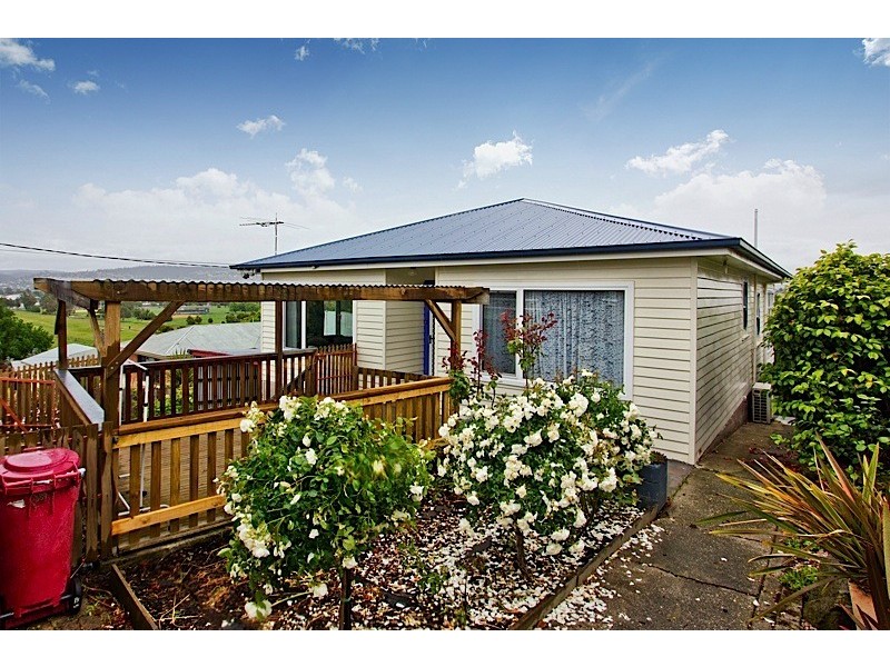 42 Clare Street, Mowbray TAS 7248