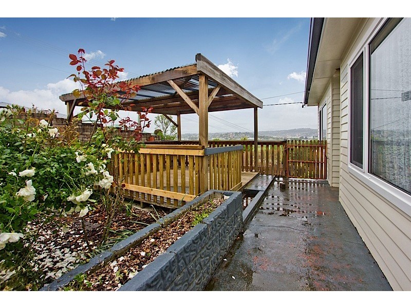 42 Clare Street, Mowbray TAS 7248