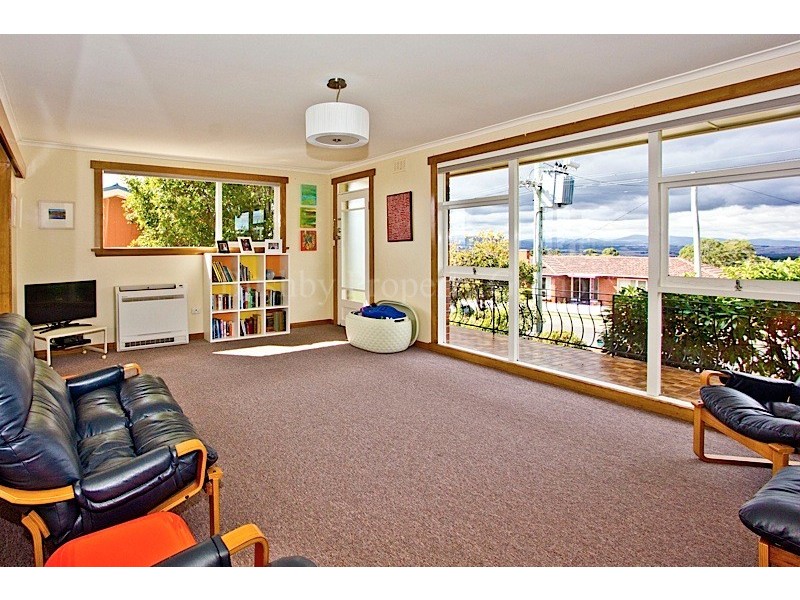 8 Henrietta Grove, West Launceston TAS 7250