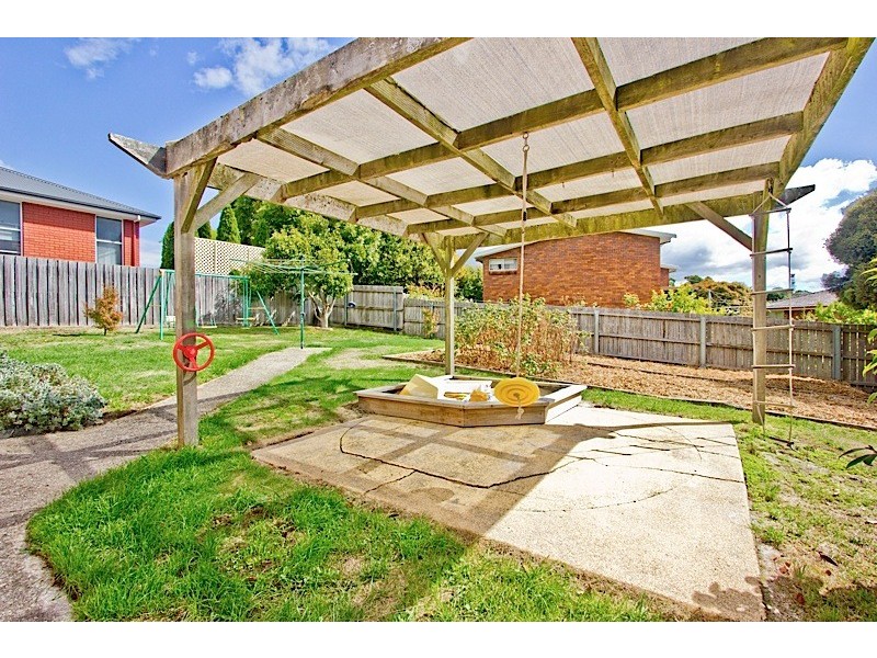 8 Henrietta Grove, West Launceston TAS 7250