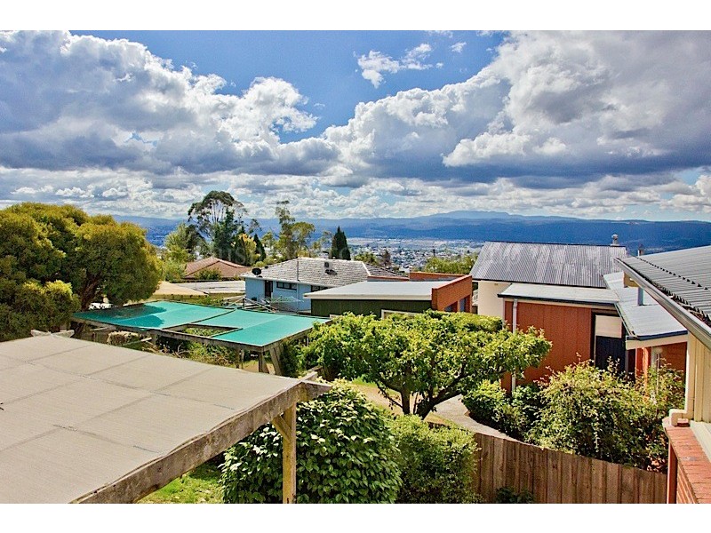 8 Henrietta Grove, West Launceston TAS 7250
