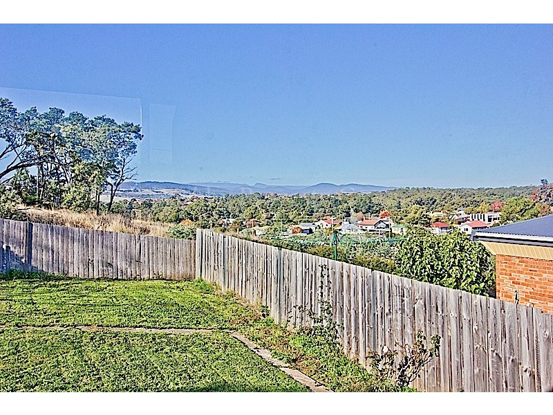 4 Kerran Crescent, South Launceston TAS 7249