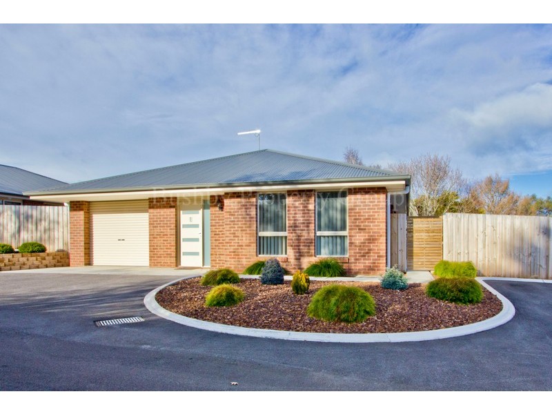 2/25a Adelaide Street, Westbury TAS 7303