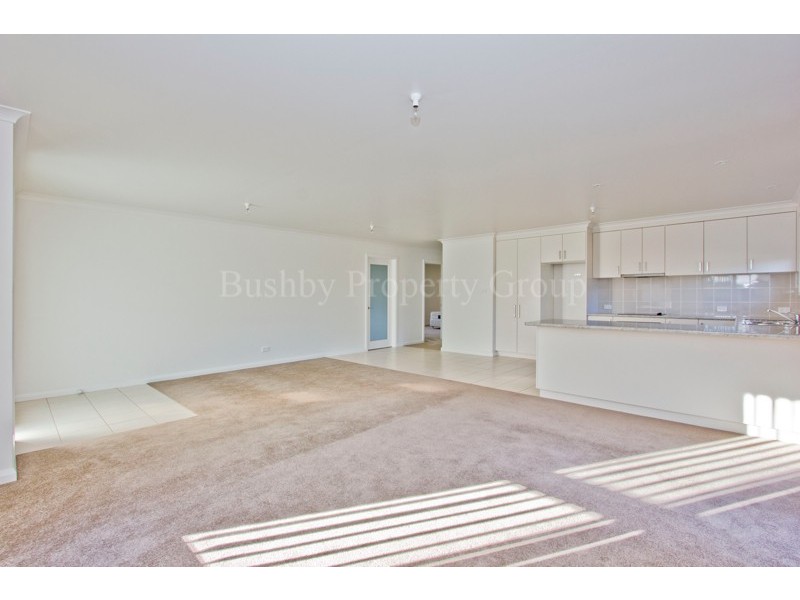 2/25a Adelaide Street, Westbury TAS 7303