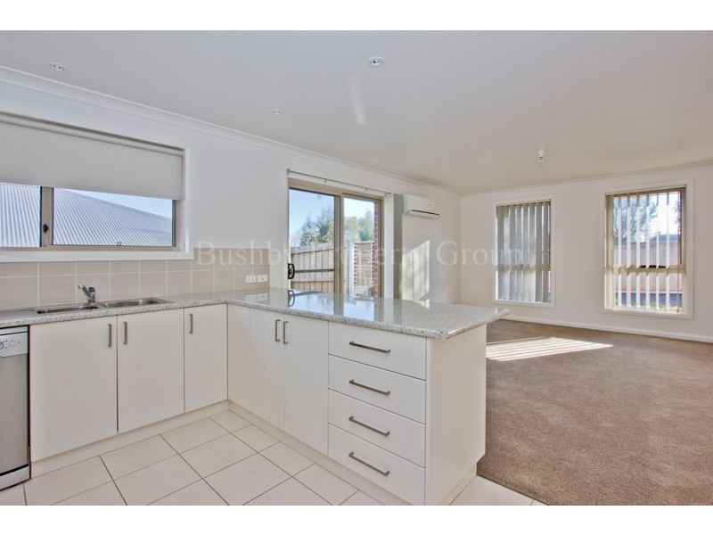 2/25a Adelaide Street, Westbury TAS 7303