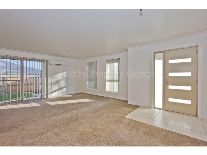2/25a Adelaide Street, Westbury TAS 7303