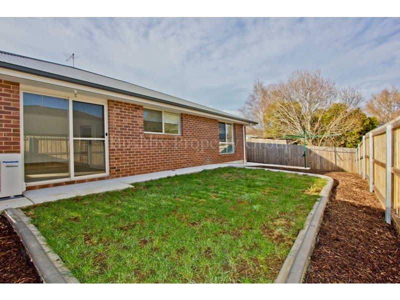 2/25a Adelaide Street, Westbury TAS 7303