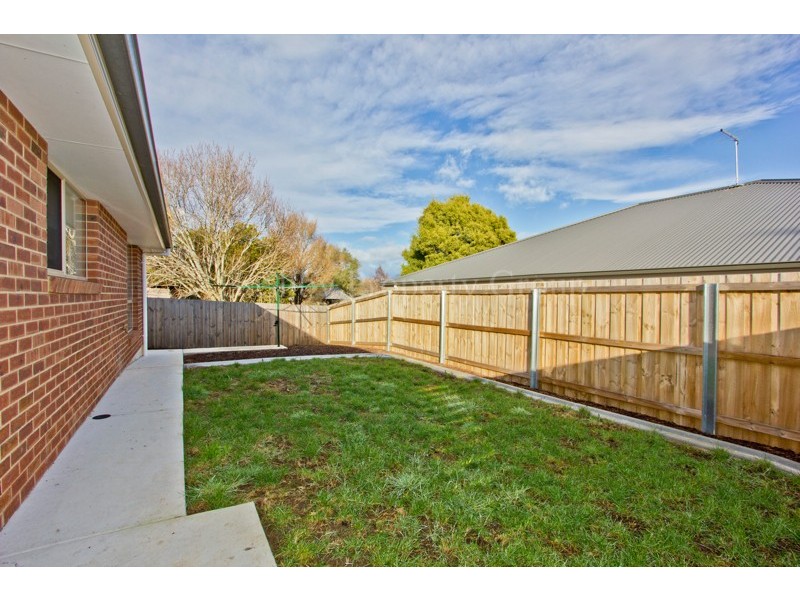 2/25a Adelaide Street, Westbury TAS 7303