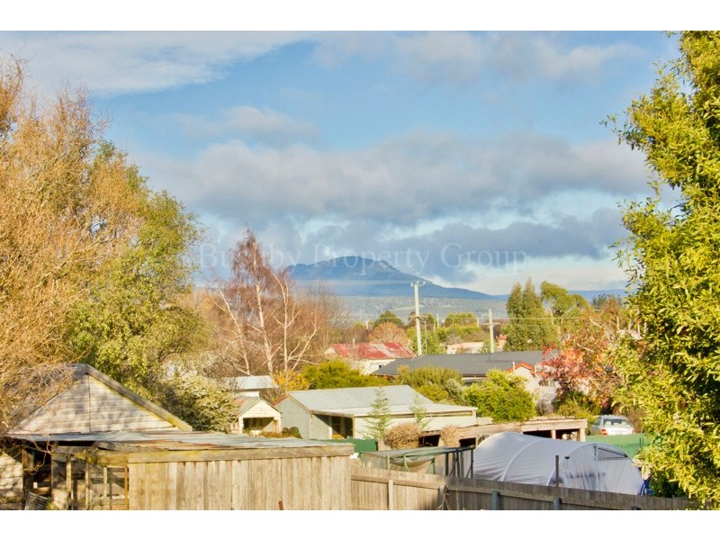 2/25a Adelaide Street, Westbury TAS 7303