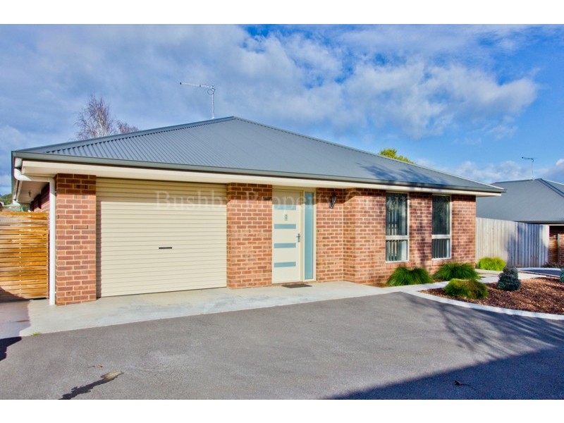 2/25a Adelaide Street, Westbury TAS 7303