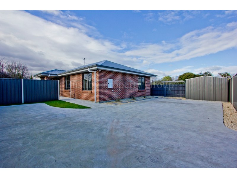 2/16 Birdwood Street, Mowbray TAS 7248