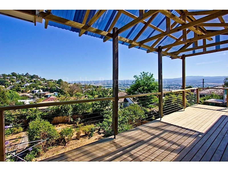 6 Fairthorne Road, Trevallyn TAS 7250