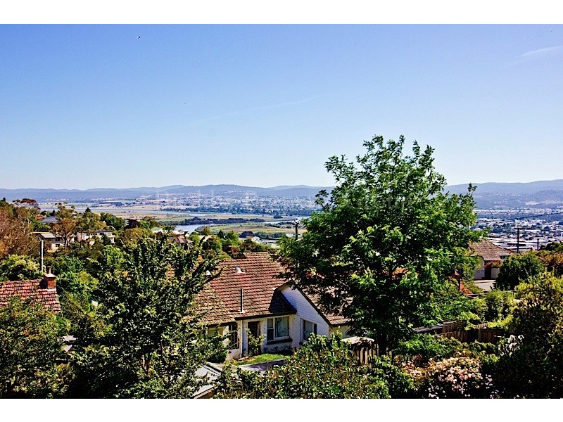 6 Fairthorne Road, Trevallyn TAS 7250