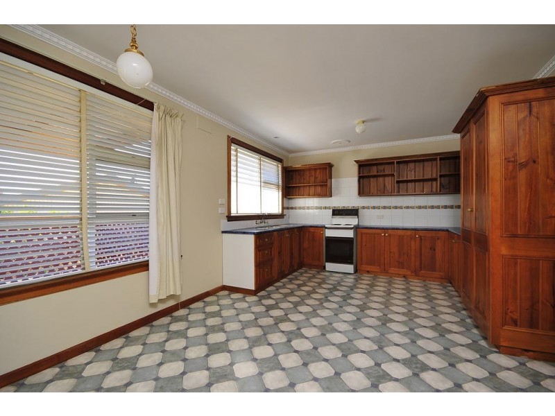 19 Dandenong Road, Trevallyn TAS 7250