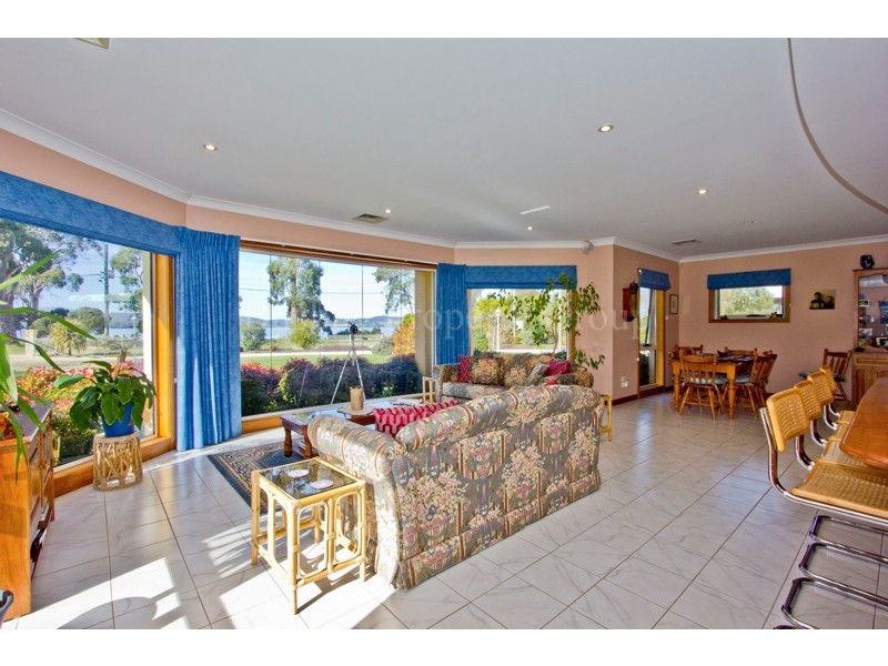 10 Foreshore Road, Swan Point TAS 7275