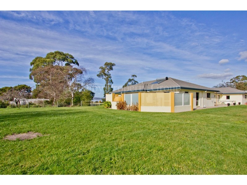 10 Foreshore Road, Swan Point TAS 7275