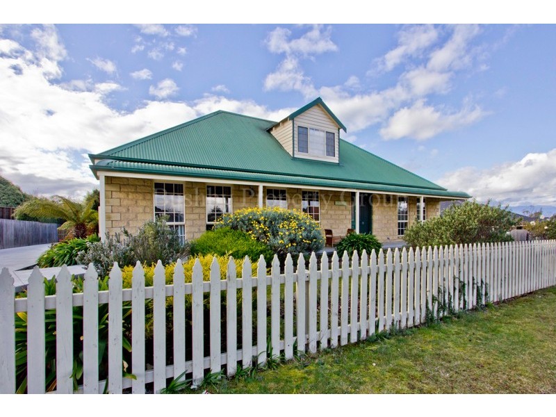 6 Doncaster Court, Trevallyn TAS 7250