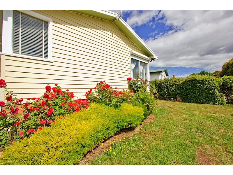 11 Naroo Street, Waverley TAS 7250