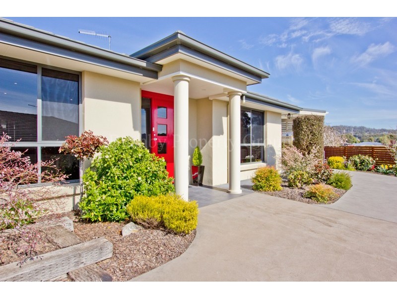 2/7 McRae Place, Prospect Vale TAS 7250