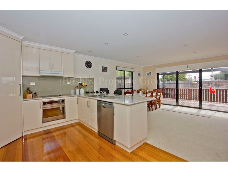 2/4 Adams Street, Mowbray TAS 7248