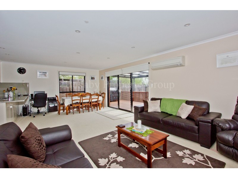 2/4 Adams Street, Mowbray TAS 7248