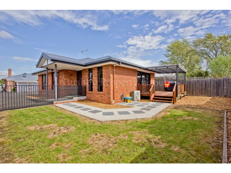 2/4 Adams Street, Mowbray TAS 7248