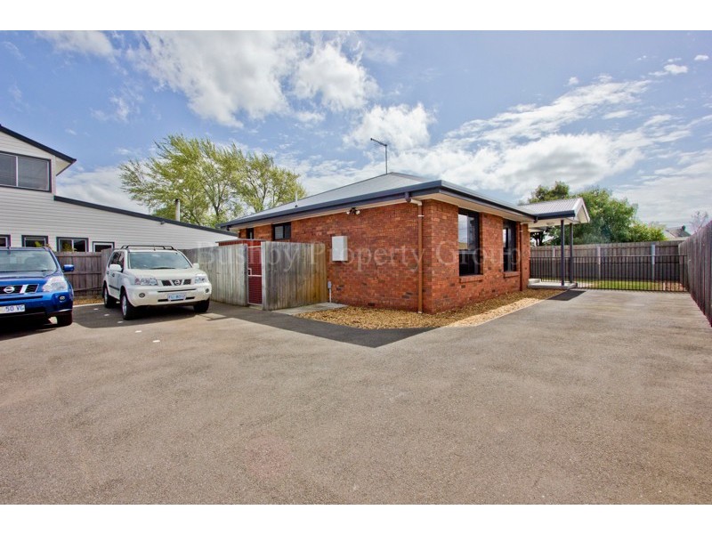 2/4 Adams Street, Mowbray TAS 7248