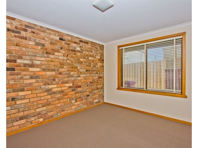 2/36A Georgetown Road, Newnham TAS 7248