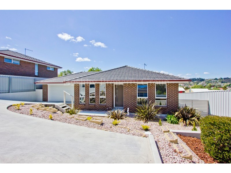 2/11a Duke Street, West Launceston TAS 7250