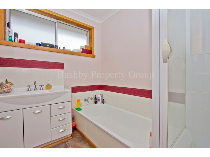 28 Bronzewing Avenue, Newnham TAS 7248