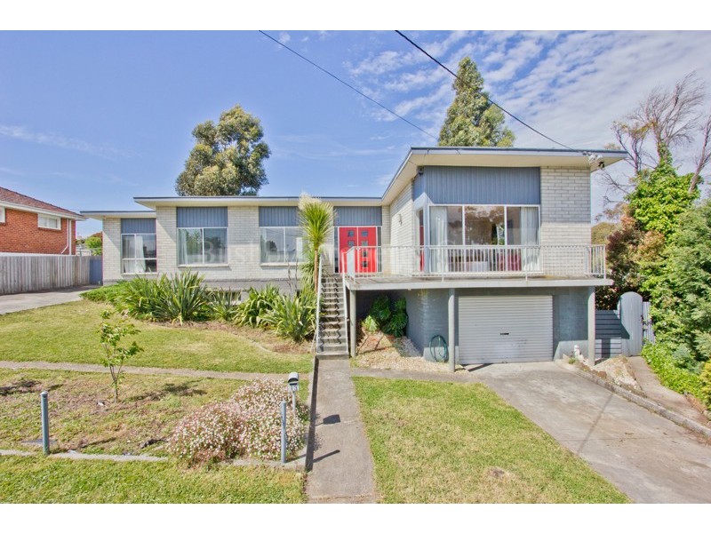 13 Woodland Grove, Newnham TAS 7248