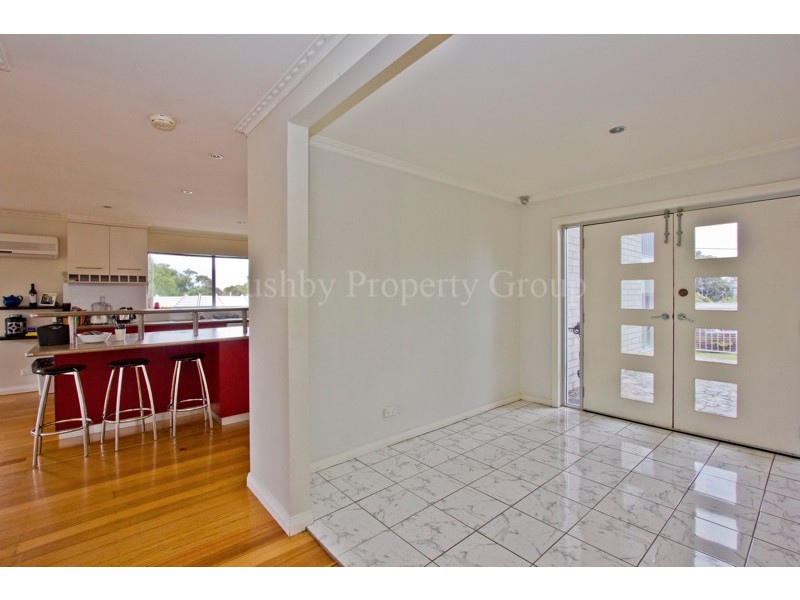 13 Woodland Grove, Newnham TAS 7248