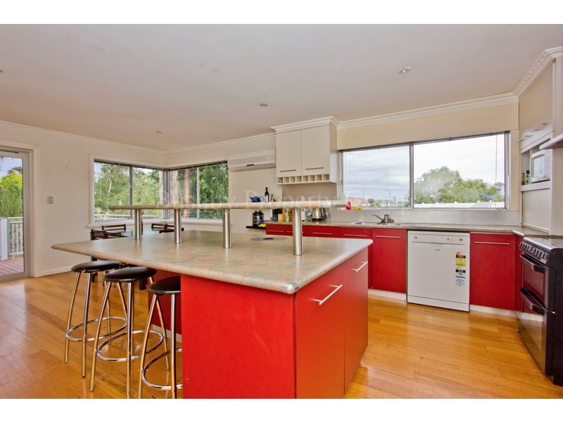 13 Woodland Grove, Newnham TAS 7248