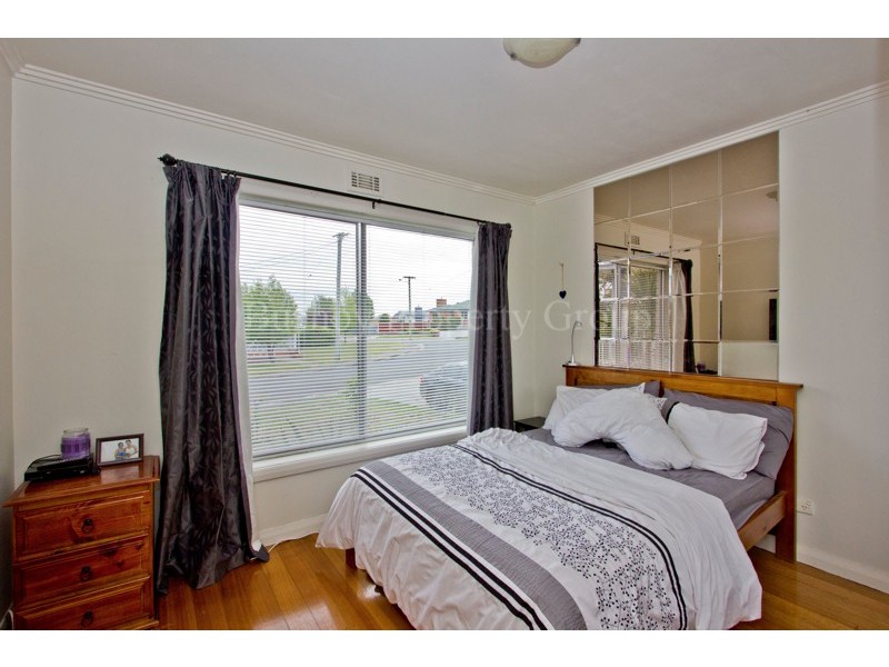 13 Woodland Grove, Newnham TAS 7248