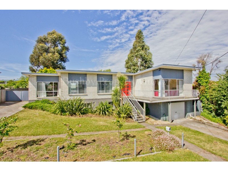 13 Woodland Grove, Newnham TAS 7248