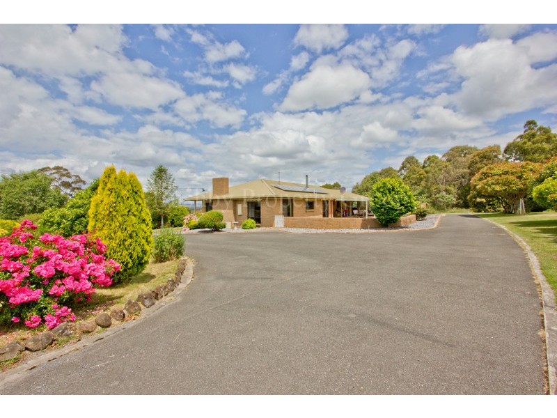12 Augustus Road, Beauty Point TAS 7270