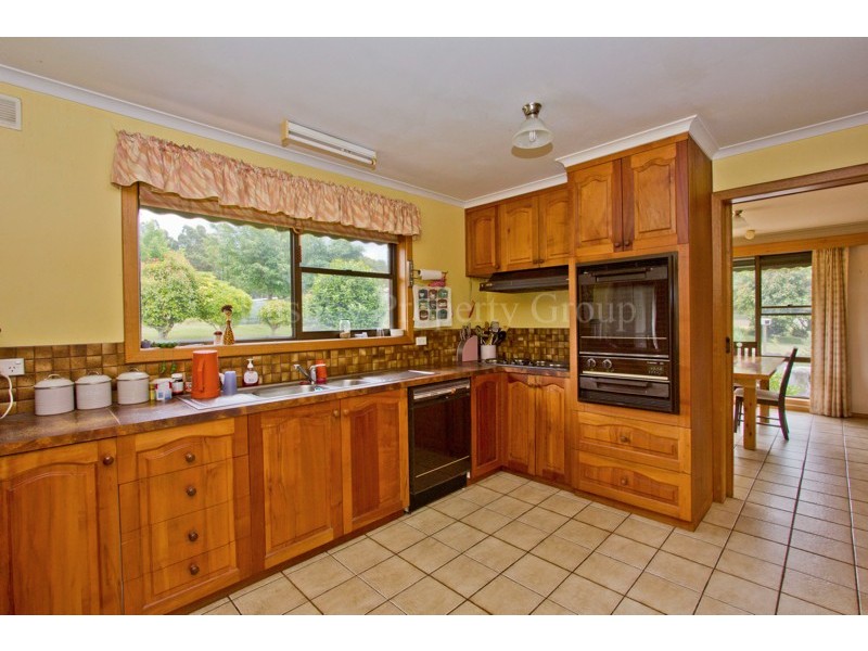 12 Augustus Road, Beauty Point TAS 7270