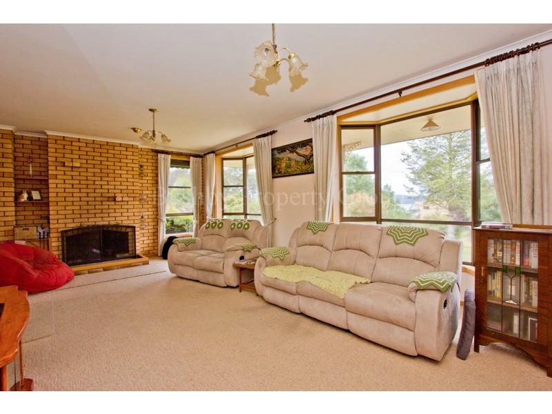 12 Augustus Road, Beauty Point TAS 7270