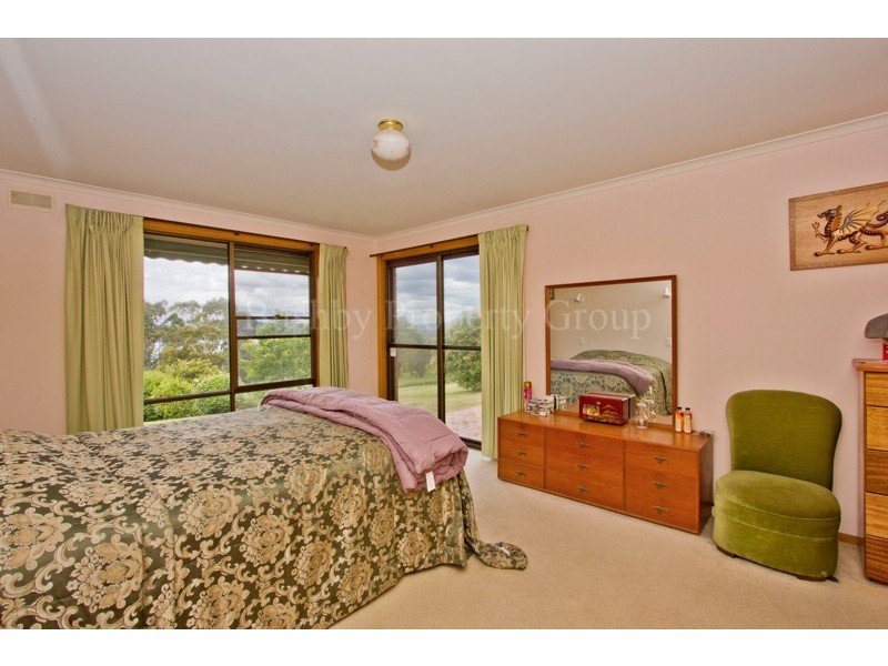 12 Augustus Road, Beauty Point TAS 7270