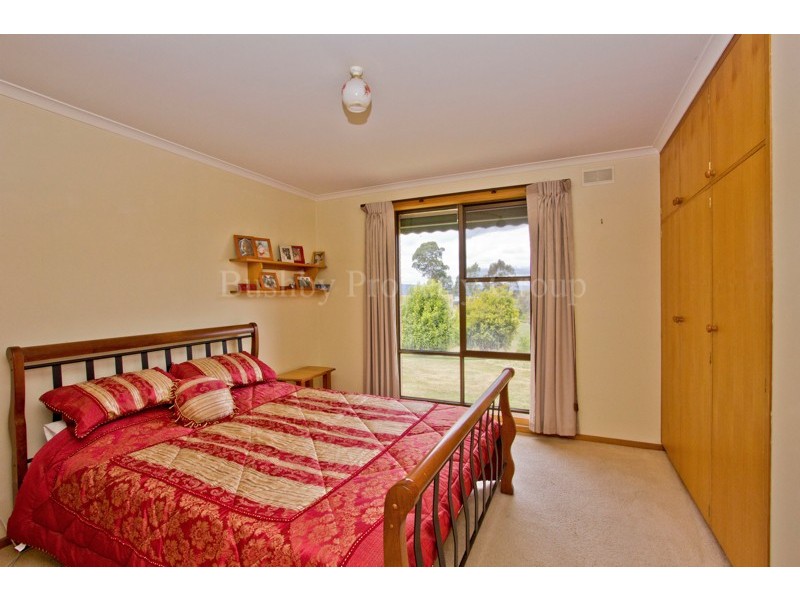 12 Augustus Road, Beauty Point TAS 7270