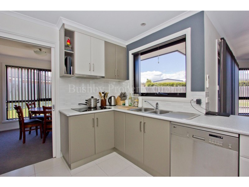 16 Carillion Court, Newnham TAS 7248