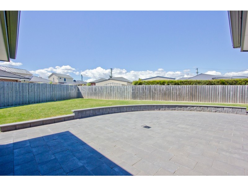16 Carillion Court, Newnham TAS 7248
