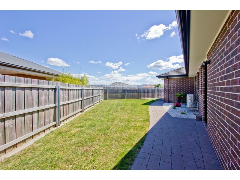 16 Carillion Court, Newnham TAS 7248