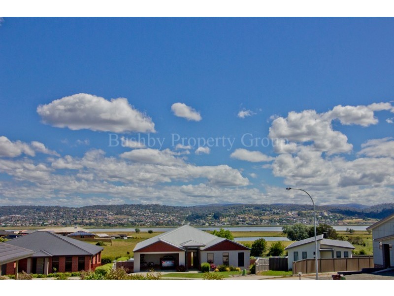 16 Carillion Court, Newnham TAS 7248
