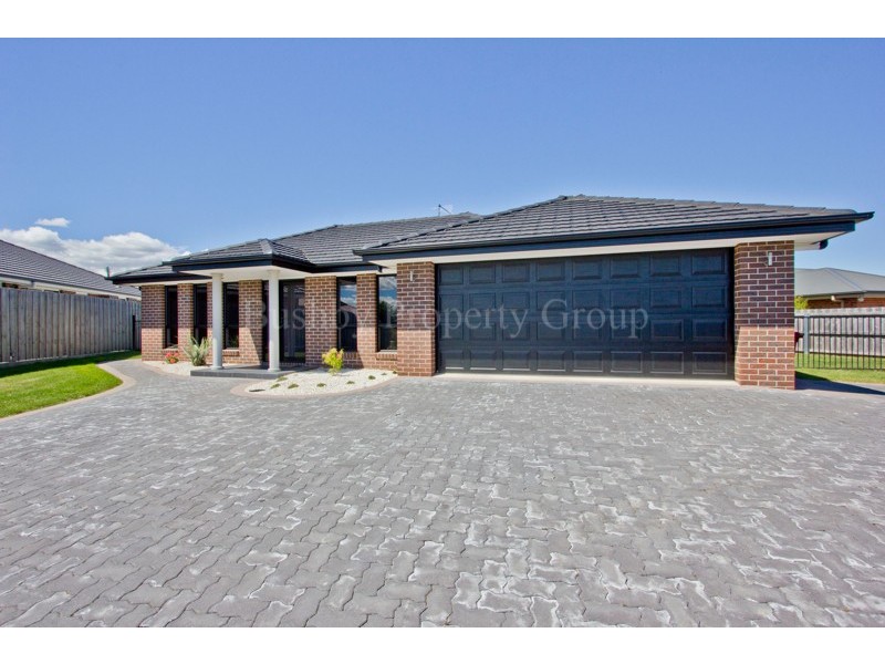 16 Carillion Court, Newnham TAS 7248