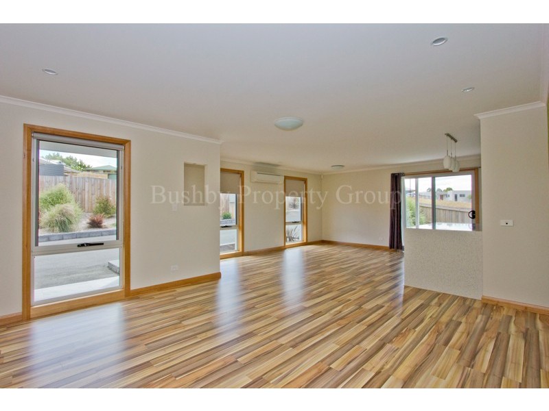 1/5 Caprice Court, Newnham TAS 7248