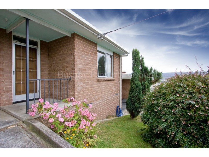 2/2 Wattle Way, Trevallyn TAS 7250