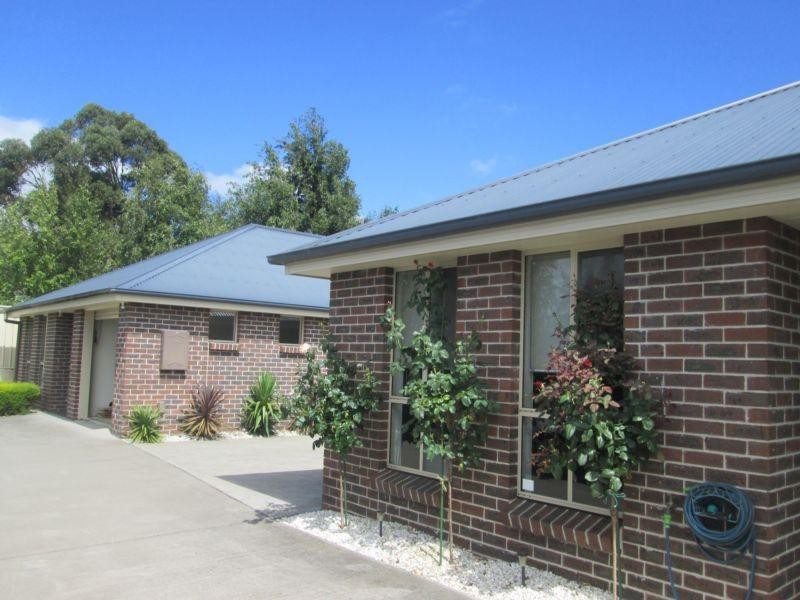 2/12 Bethune Place, Newnham TAS 7248